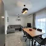 Natali * Split