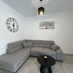 Natali * Split