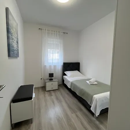 Natali Split