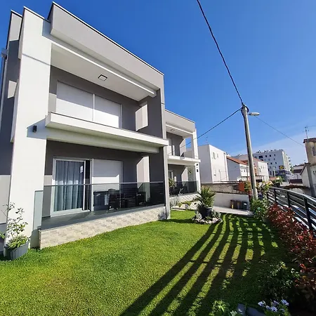 Natali Split