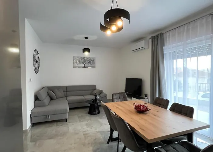 Natali * Split